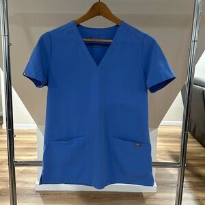 FIGS CASMA Three Pocket Scrub Top